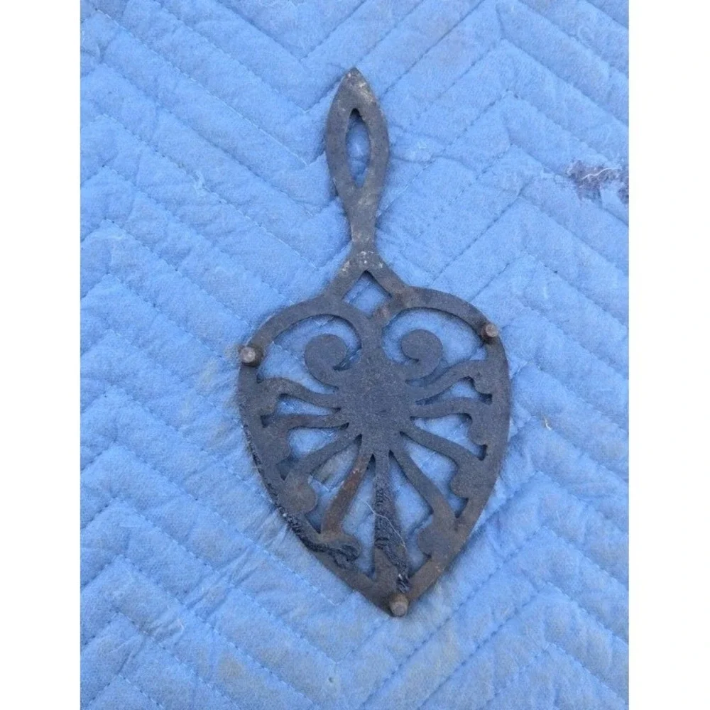 Vintage Cast Iron Trivet Leaf Design Rustic Kitchen Decor Small Iron Trivet 6